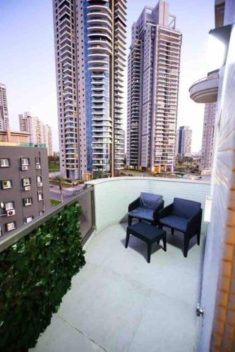 Boutique VIP Apartment with Balcony on the Sea in Bat Yam
