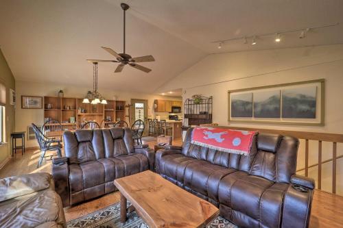 Beech Mountain Cabin Deck and Mountain Views! in Beech Mountain, USA