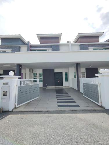 B&B Sitiawan - Setia Home Sitiawan KTV 12+4 Pax - Bed and Breakfast Sitiawan