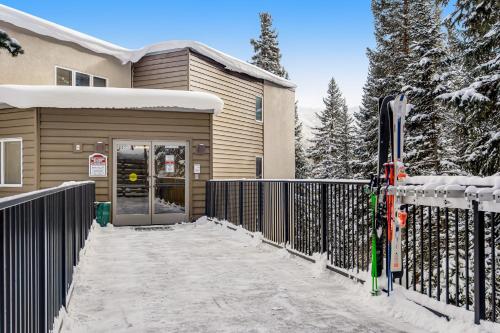 Iron Horse Studio Retreat in Winter Park, USA