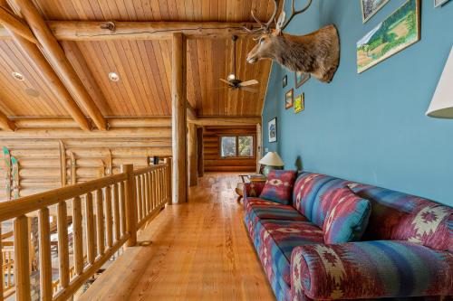 Willow Cove Log Cabin Willow Cove Log Cabin