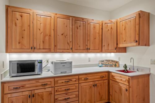 Willow Cove Log Cabin Willow Cove Log Cabin