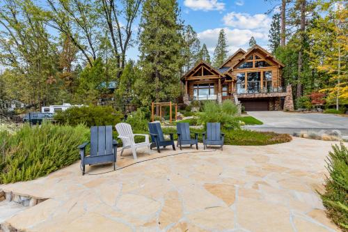 Willow Cove Log Cabin Willow Cove Log Cabin