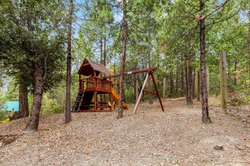 Willow Cove Log Cabin Willow Cove Log Cabin