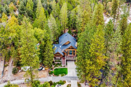 Willow Cove Log Cabin Willow Cove Log Cabin