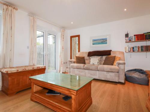 4 Trevanson Mews - image 13