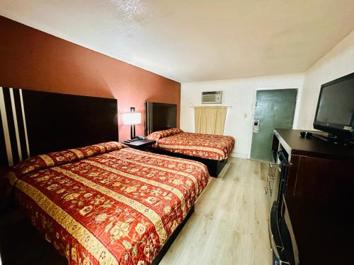 Economy Inn - image 9