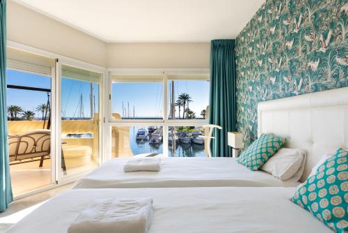 WintowinRentals Luxury and Sea View inside Puerto Marina 3