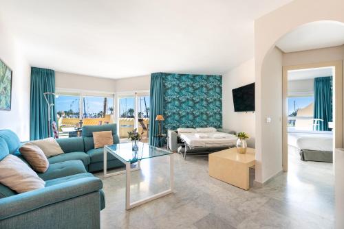 WintowinRentals Luxury and Sea View inside Puerto Marina 5