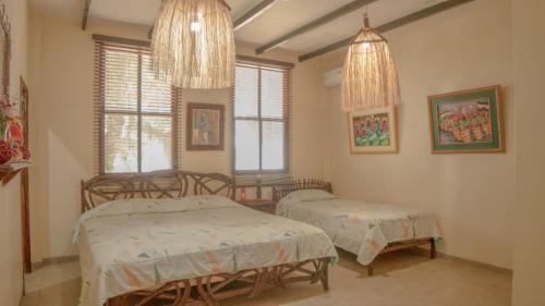 2 twin beds