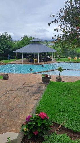 Cheerful 4 Bedroom in a Golf Estate in 卡特堡