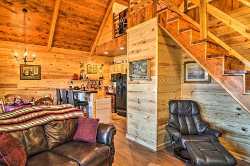 Log Cabin with Great Yard- 2 Miles to Lake Hamilton! - image 2