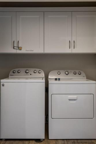 S404-The Penthouse-Fourth Floor 3-bedroom Pool View