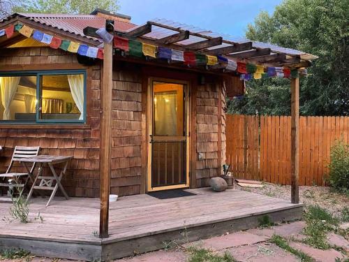 Kale's Romantic and Private Solargon Cottage - Popular & Pet Friendly