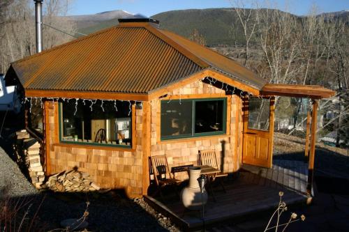 Kale's Romantic and Private Solargon Cottage - Popular & Pet Friendly