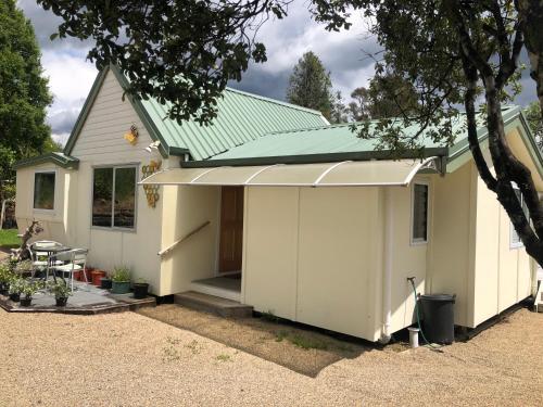 Spiral Gardens Country Park Retreat in Raurimu