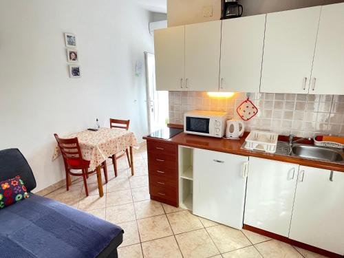 One-Bedroom Apartment with Terrace image 6