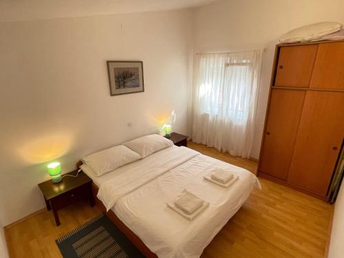 One-Bedroom Apartment with Terrace image 6