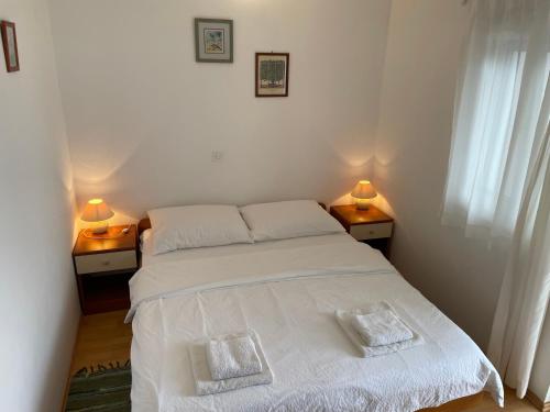 One-Bedroom Apartment with Terrace image 7
