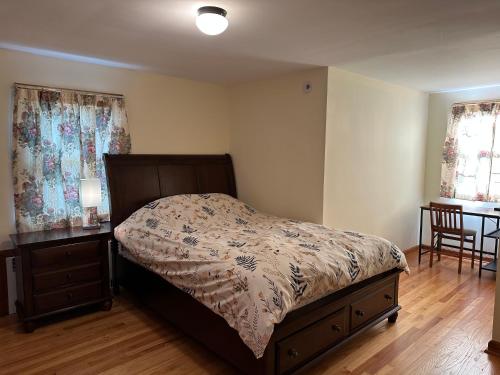 J1 Pleasant Room near Rutgers U, hospitals in New Brunswick, Vereinigte Staaten von Amerika
