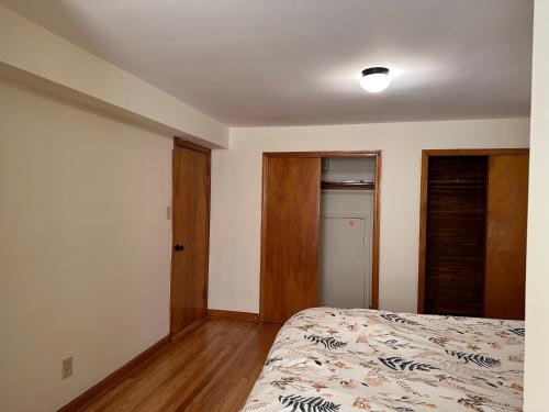 J1 Pleasant Room near Rutgers U, hospitals in New Brunswick (NJ)