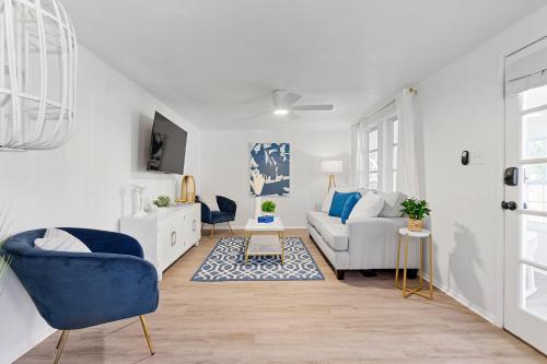 Cocos Cottage-Dog Friendly Mins to Town Chic in St. Augustine, USA