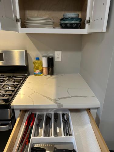 M2 Comfortable Room near Rutgers U, hospitals in นิวบรันสวิค (NJ)