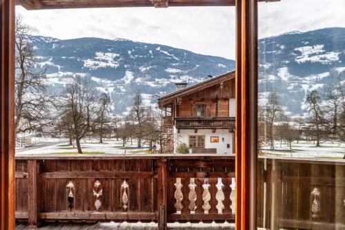 Ferienwohnung Platzhirsch Panorama View Balkon, Gartensauna, Garten, Grillplatz