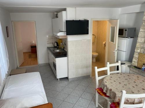 One-Bedroom Apartment with Terrace image 2