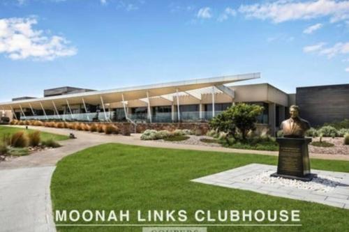 Moonah Links Apartment 45 Lovely 1 bedroom holiday home with heated pool