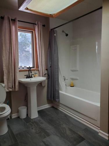 Baño, Perfect Cabin for your Adventures and Retreat in Central City (CO)
