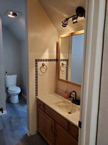 Bathroom, Perfect Cabin for your Adventures and Retreat in Central City