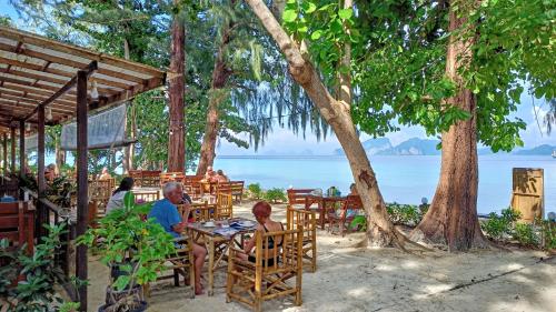 Kradan Beach Resort in Trang