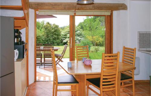 Nice Home In Le Faout With Kitchen