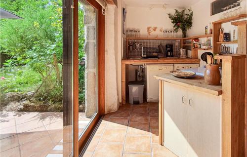 Nice Home In Le Faout With Kitchen