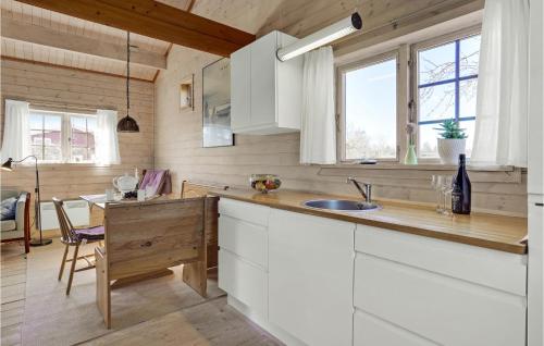 Beautiful Home In Hadsund With Kitchen