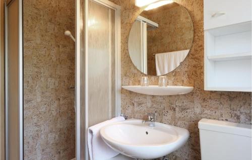 Two-Bedroom Apartment in Thalfang - image 13