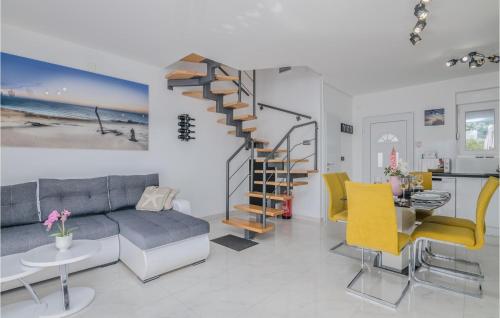  Awesome home in Brzac with 3 Bedrooms, WiFi and Outdoor swimming pool in Brzac