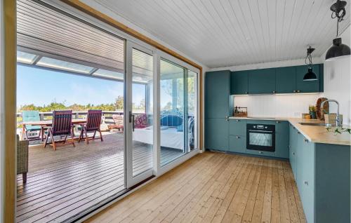Konyha, 3 Bedroom Cozy Home In Fårevejle (3 Bedroom Cozy Home In Farevejle) in Farevejle Kirkeby