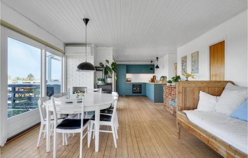  3 Bedroom Cozy Home In Fårevejle in Fårevejle