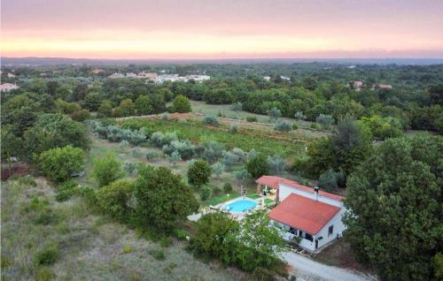 Stunning Home In Svetvincenat With Outdoor Swimming Pool