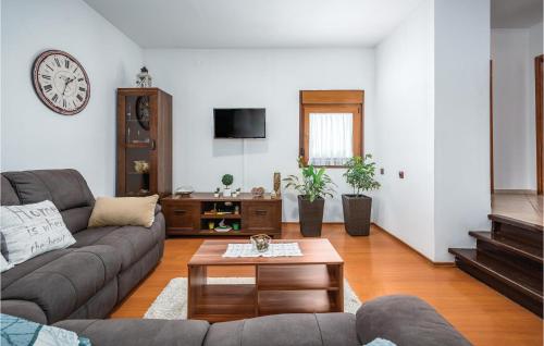 Lovely Home In Svetvincenat With Kitchen