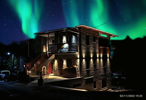 La Petri Studios with Fireplace & View - image 14