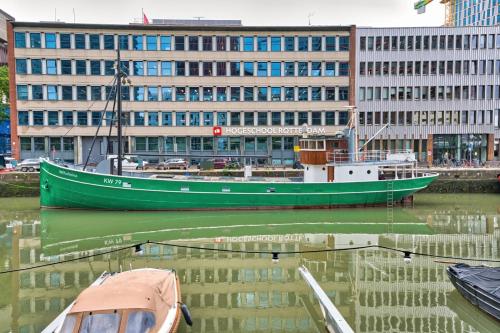 B&B Rotterdam - Boathotel Rotterdam Wilhelmina - Bed and Breakfast Rotterdam