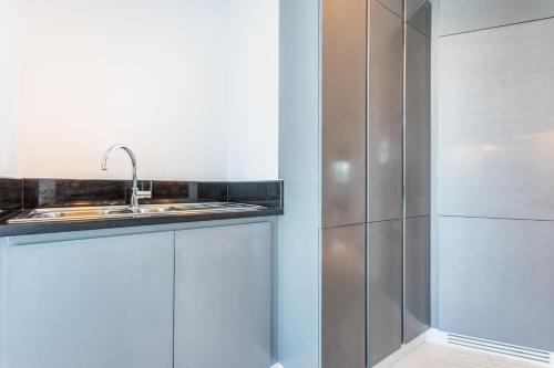 The S Holiday Homes Canal view Studio and One Bedroom Apartments, Damac Maison Prive, Dubaj (zdjęcie 5)