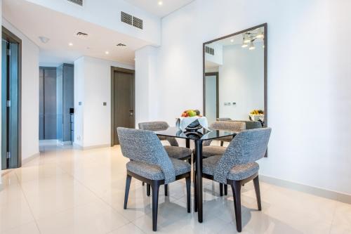 The S Holiday Homes Canal view Studio and One Bedroom Apartments, Damac Maison Prive, Dubaj (zdjęcie 10)