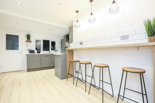 مطبخ, mySTAYINN Tomnahurich Guest House in Dalneigh