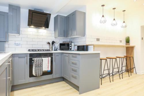 مطبخ, mySTAYINN Tomnahurich Guest House in Dalneigh