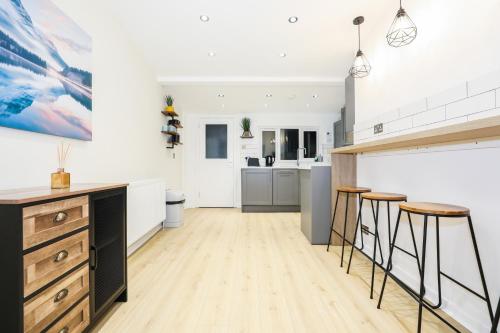 مطبخ, mySTAYINN Tomnahurich Guest House in Dalneigh