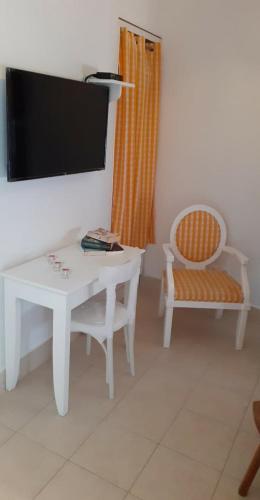 Perantzada Art Hotel - image 11
